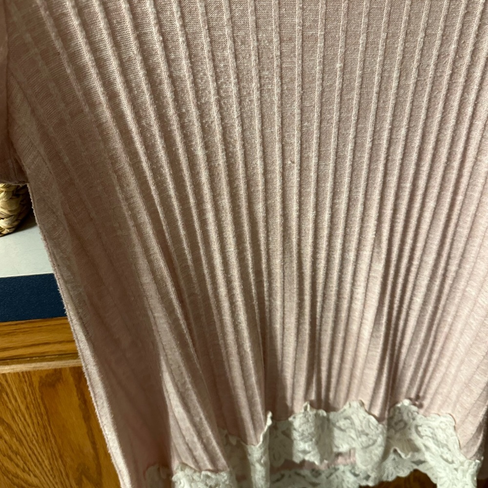 Jolt light pink lace bottom top - Picture 3 of 5